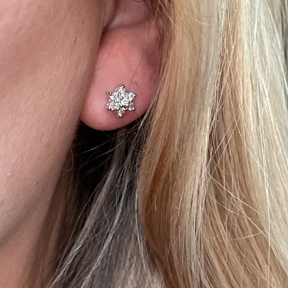 Solid Stamped 14K White Gold Flower Floral Star Natural Diamond Stud Earrings